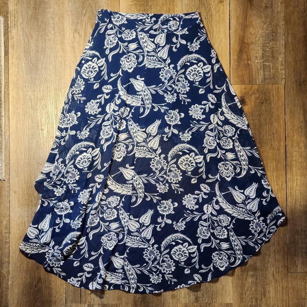 🧿🤍🩵Forever 21 Navy Blue & White Paisley Floral Print Hi-Low Mini Skirt-M